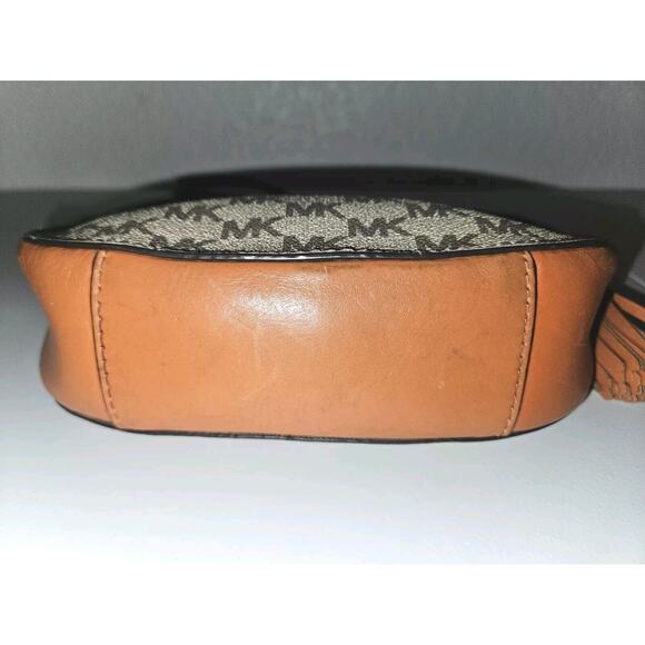 Michael Kors Ginny Small Oval Monogrammed Crossbody Bag Brown - Picture 6 of 13